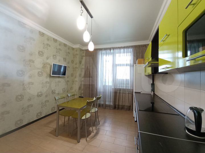 2-к. квартира, 93 м², 4/14 эт.