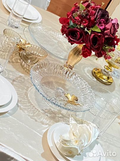 Тортница на ножке