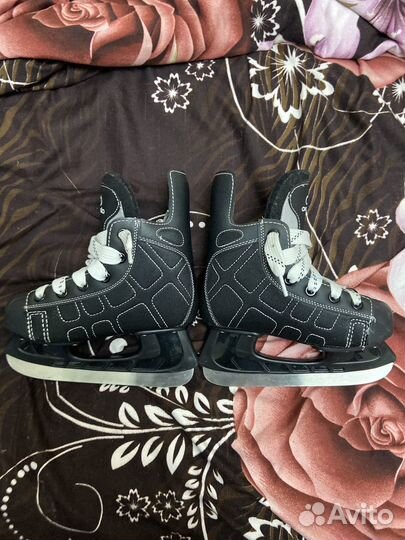 Коньки хоккейные