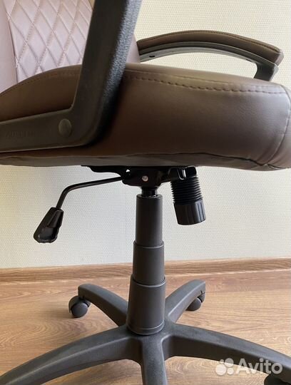 Офисное кресло новое