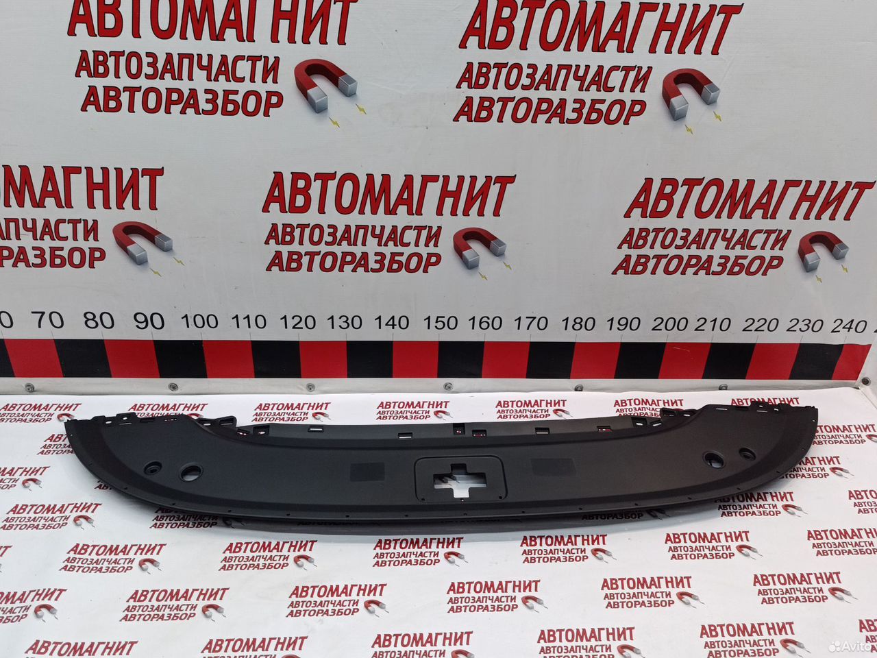 Накладка замка капота Voyah Dream