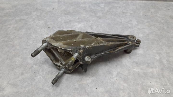 Кронштейн подушки двигателя Iran Khodro Samand 1.8