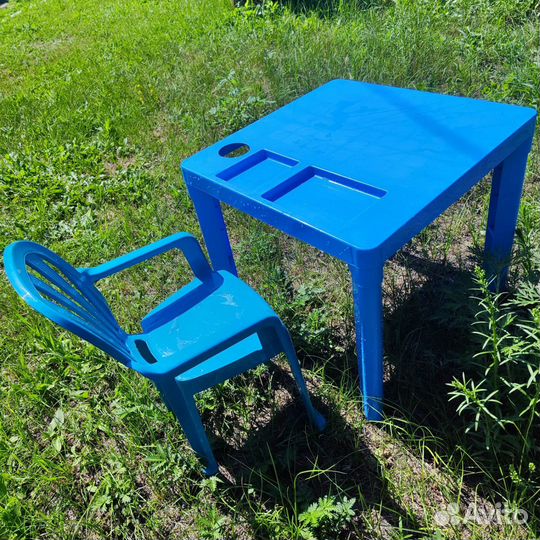 Столик со стульчиком,для ребёнка