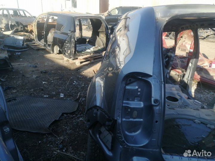 Крыло заднее левое Nissan Terrano