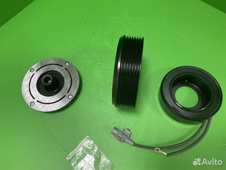 Муфта и шкив компрессора кондиционера BMW X5 E70