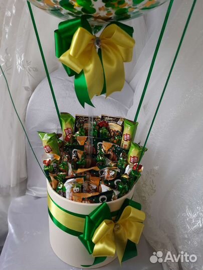 Бокс со сладостями и шаром