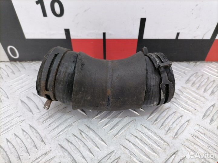 Патрубок интеркулера Volkswagen Sharan 2-й рест