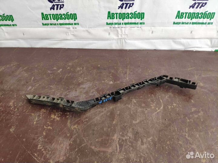 Кронштейн левый бампера Honda Accord 8