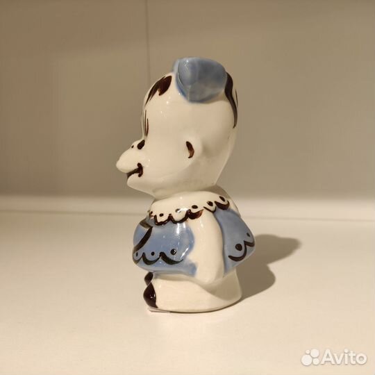 Красивая фарфоровая статуэтка «Обезьянка», СССР