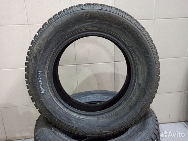 Roadstone Winguard WinSpike 215/65 R16 102T