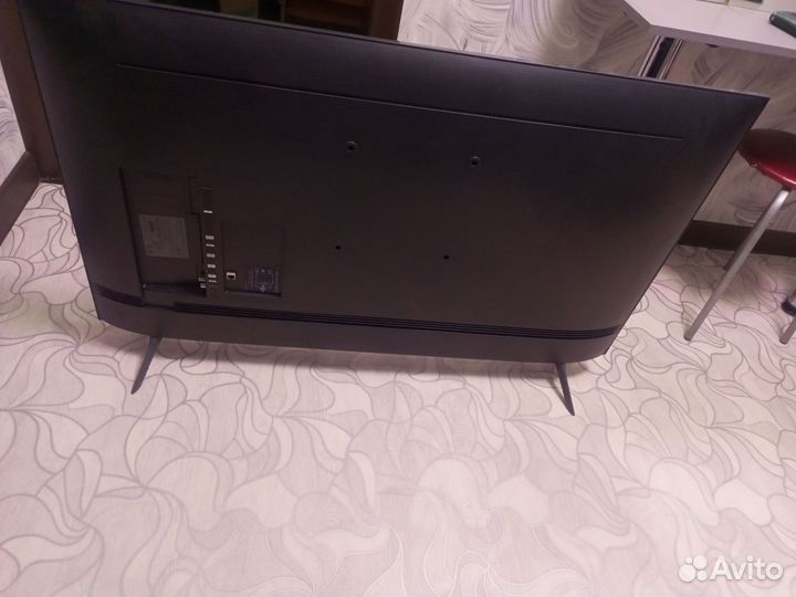 Телевизор Samsung ue50au7100u