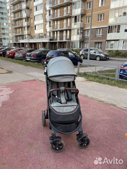 Прогулочная коляска