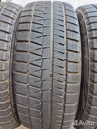 Bridgestone Blizzak Revo GZ 215/45 R17 99W