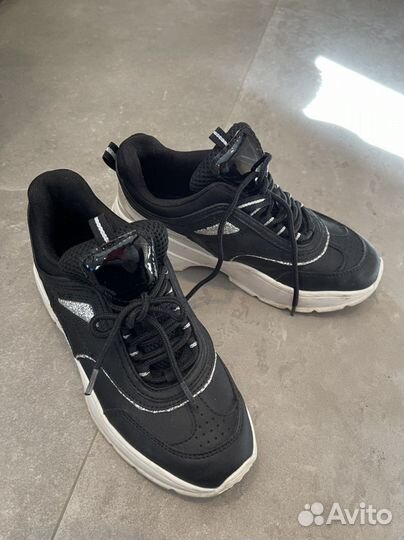 Кроссовки для девочки