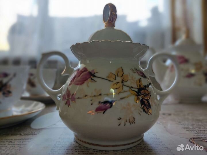 Фарфоровый чайный сервиз