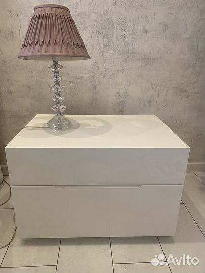 Тумбочка прикроватная белая Dupen