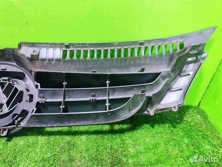 Решетка радиатора volkswagen Golf Plus 2008