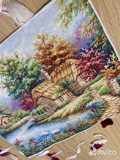 Вышивка крестиком. Дом у озера