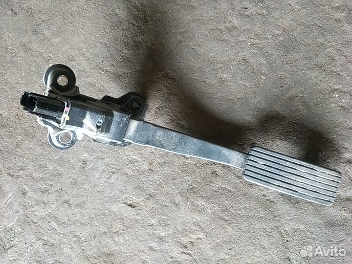 Педаль газа mitsubishi outlander 3 2015 год