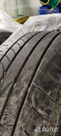 Bridgestone Dueler H/T 33 235/55 R20