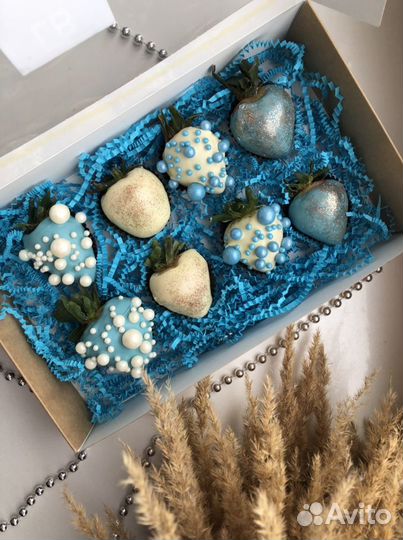 Клубника в шоколаде. Подарок