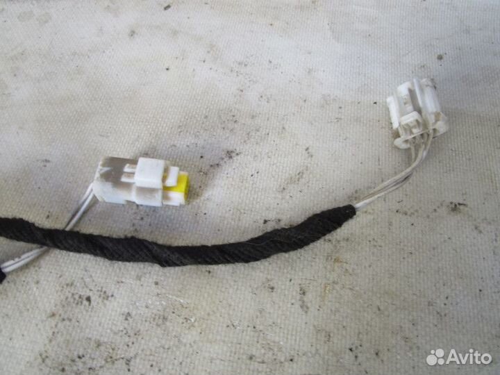 Проводка подсветки номера Renault Laguna III 2008-2015 (на фонарь подсветки номера 240510031R)