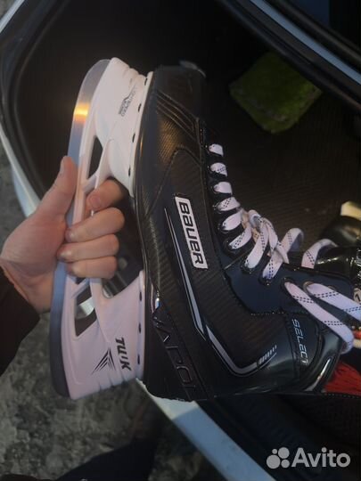 Хоккейные коньки bauer