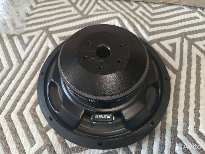 Сабвуфер с коробом