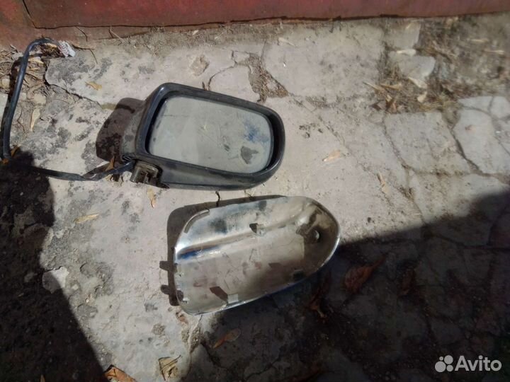 Зеркало заднего вида