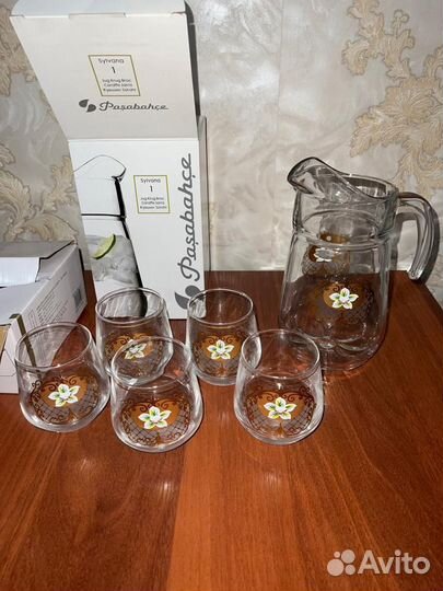 Стаканы и графин
