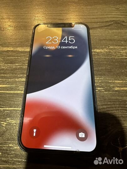 Телефон iPhone 12
