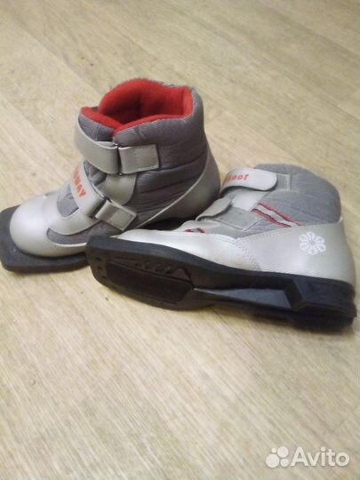 Лыжные ботинки