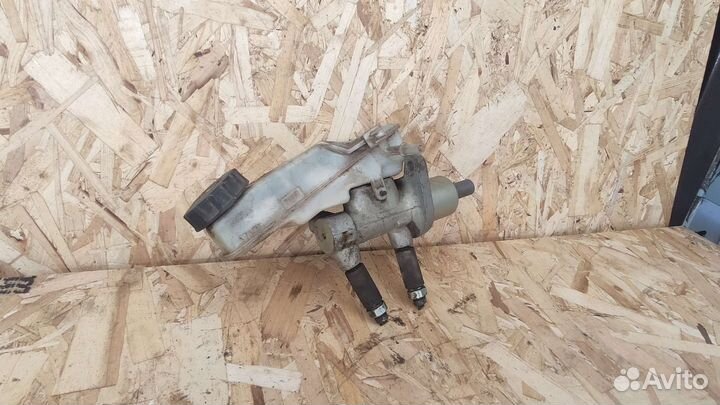 Главный тормозной цилиндр Ford Focus 2