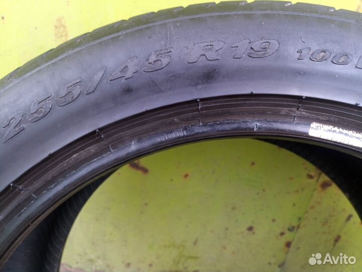 Pirelli P Zero 255/45 R19