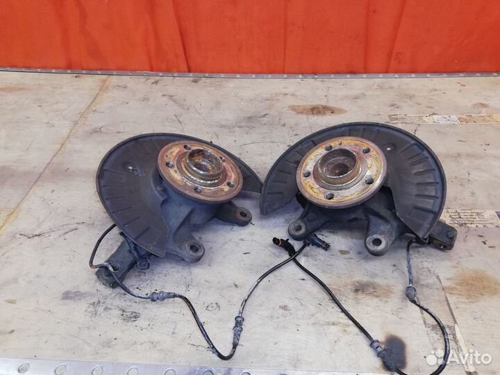 Кулак поворотный передний Mercedes Benz Vito W639