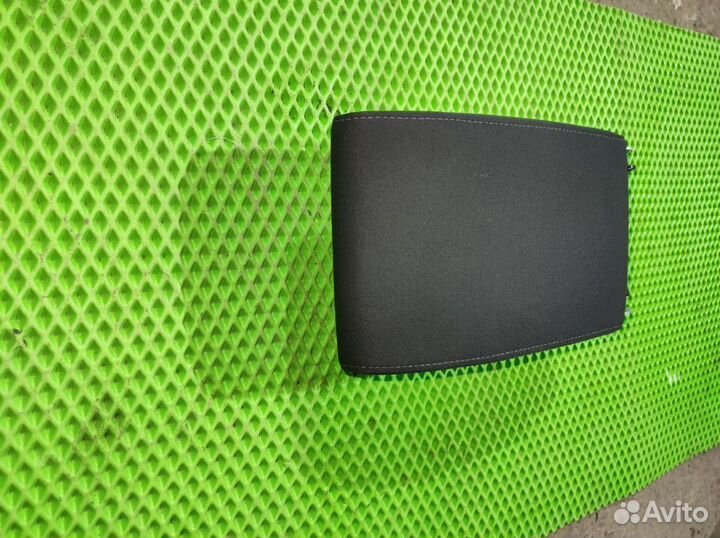 Подлокотник Volkswagen Golf Plus