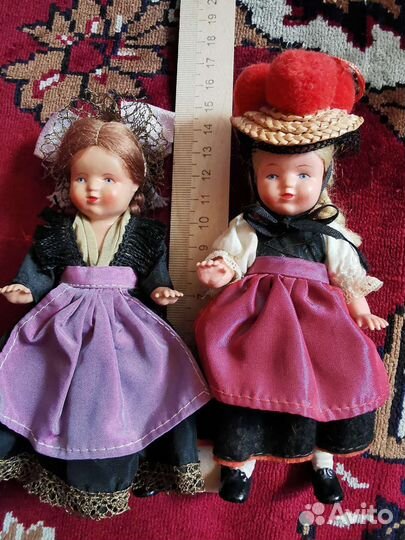 Маленькие старинные куколки