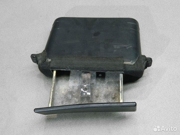 Пепельница Dodge Caravan 4