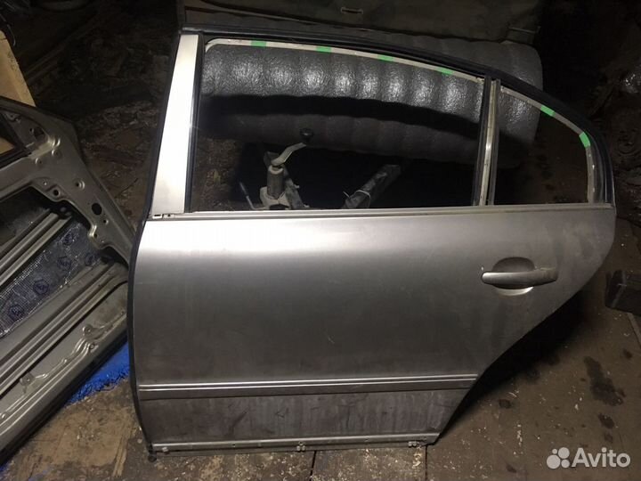 Задняя левая дверь суперб1
