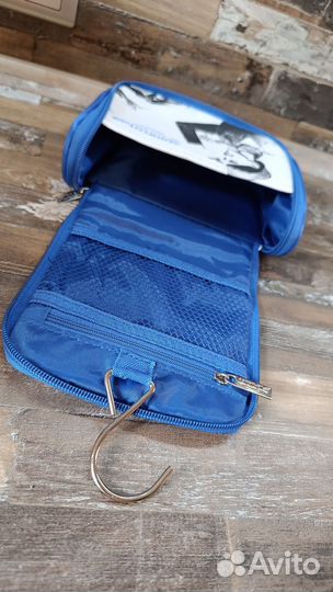 Фирменная косметичка 