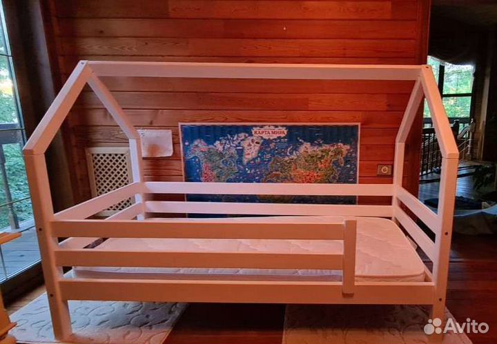 Продам кровать домик с ортопедическим матрасом