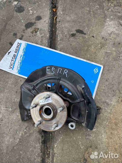 Кулак поворотный правый Lexus ES