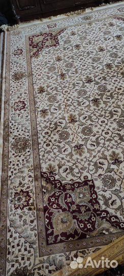 Ковер шелковый