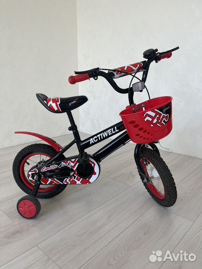 Детский велосипед четырехколесный 12