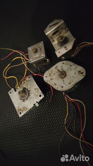 Шаговый двигатель