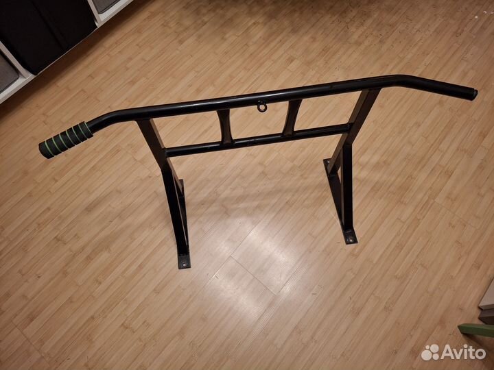 Турник настенный