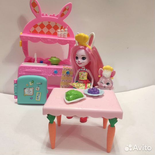 Энчантималс набор туалетный столик и набор кухня