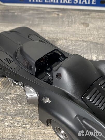 Машинка металлическая Batmobile