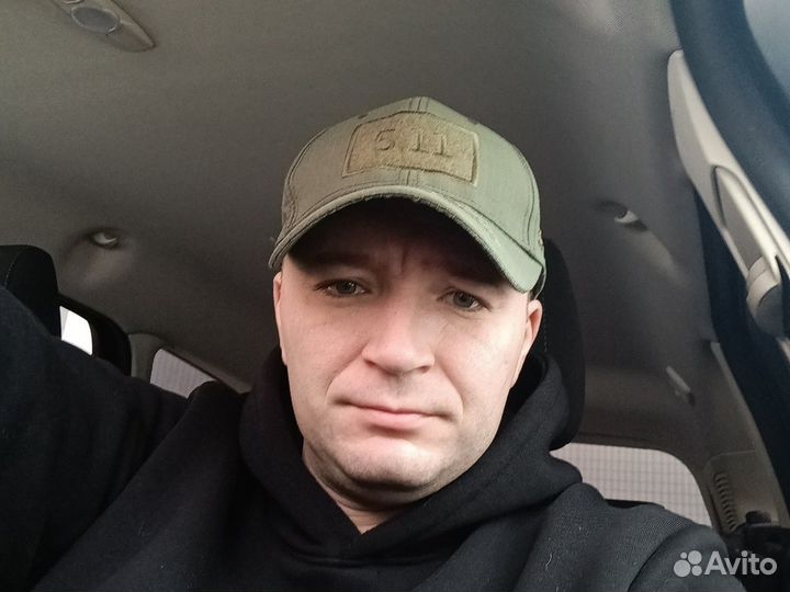 Водитель на личном легковом авто