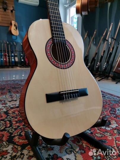 Гитара 3/4 классическая новая